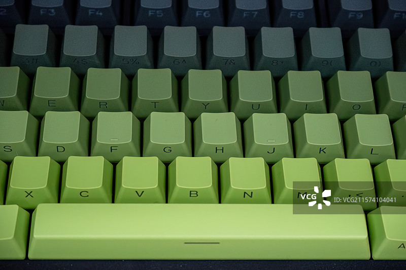 绿色渐变电脑键盘图片素材