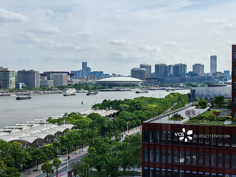 世博滨江眺望梅赛德斯奔驰文化中心图片素材