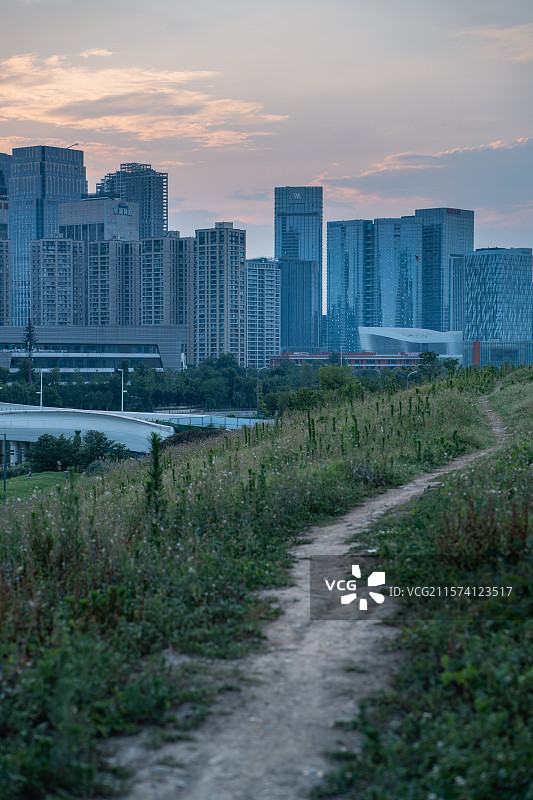 城市成长之路图片素材