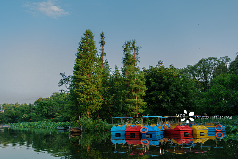 湖中游船—桂湖公园图片素材