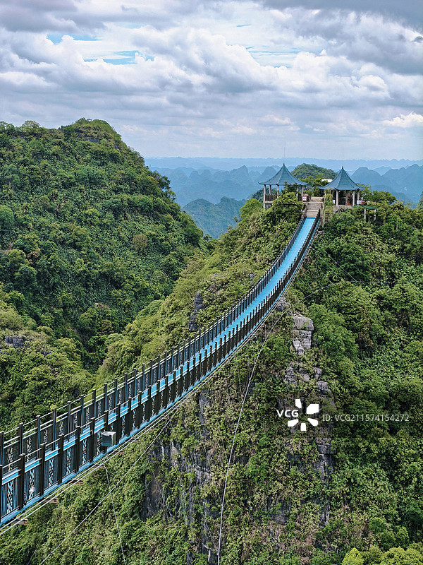 马山弄拉天云山吊桥图片素材