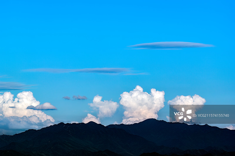 台风到来前的天空云景图片素材