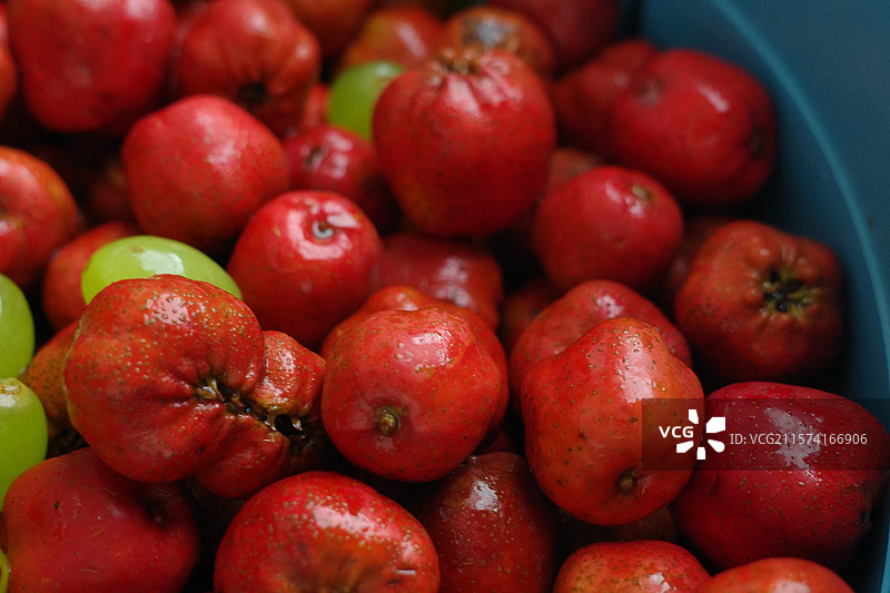 冰糖葫芦水果：山楂葡萄金桔图片素材