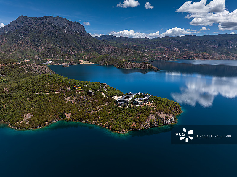 云南省丽江市宁蒗彝族自治县大洛水村泸沽湖风景区图片素材