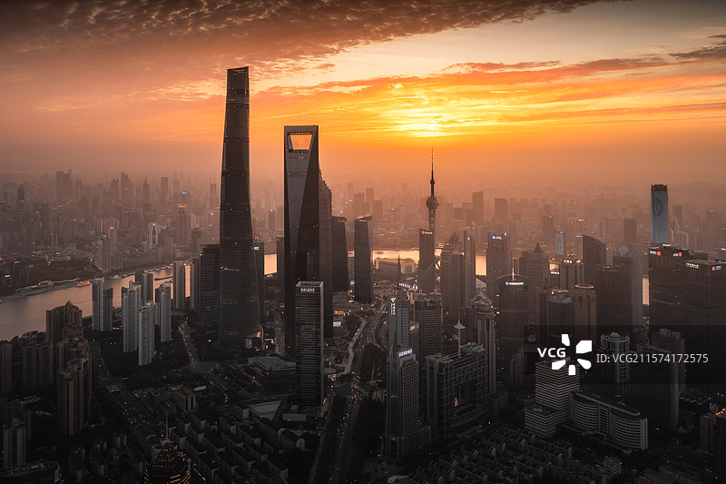 上海浦东新区陆家嘴日落晚霞图片素材