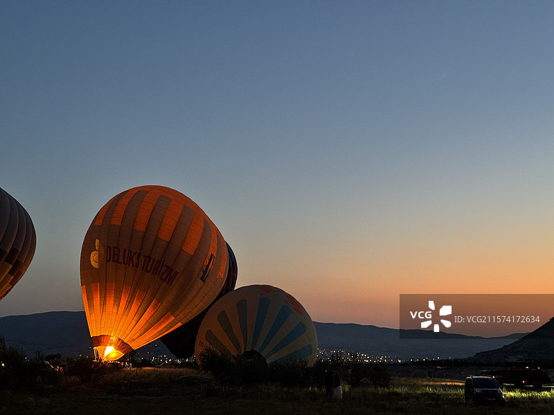 还未升起的热气球图片素材