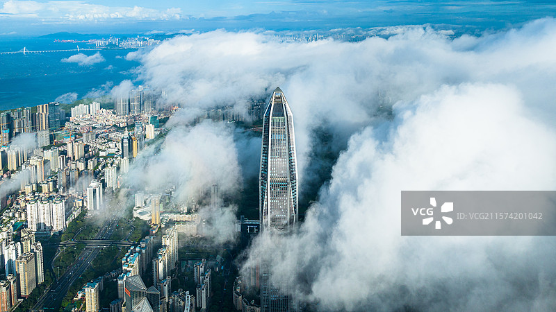 深圳平安金融中心平流雾图片素材