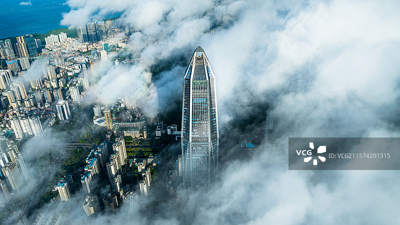深圳平安金融中心平流雾图片素材