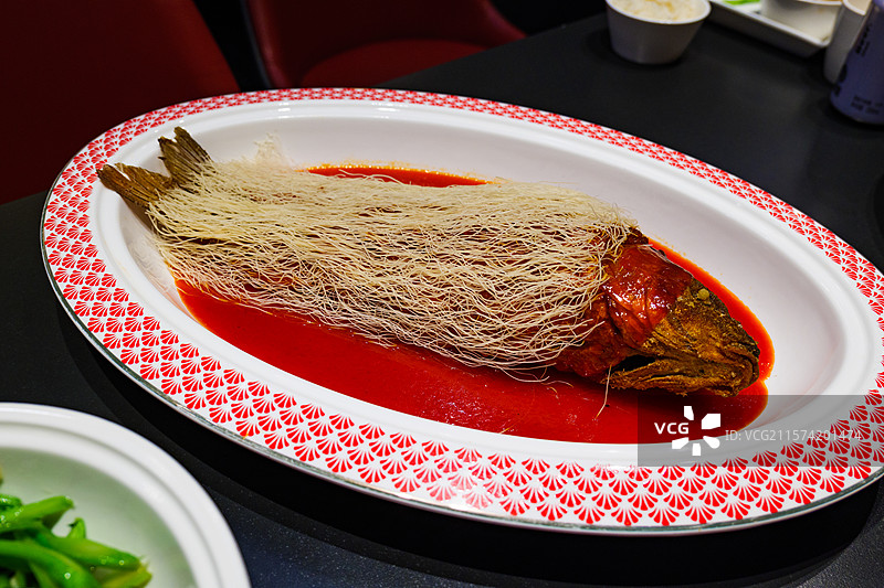 河南开封传统名菜鲤鱼焙面图片素材