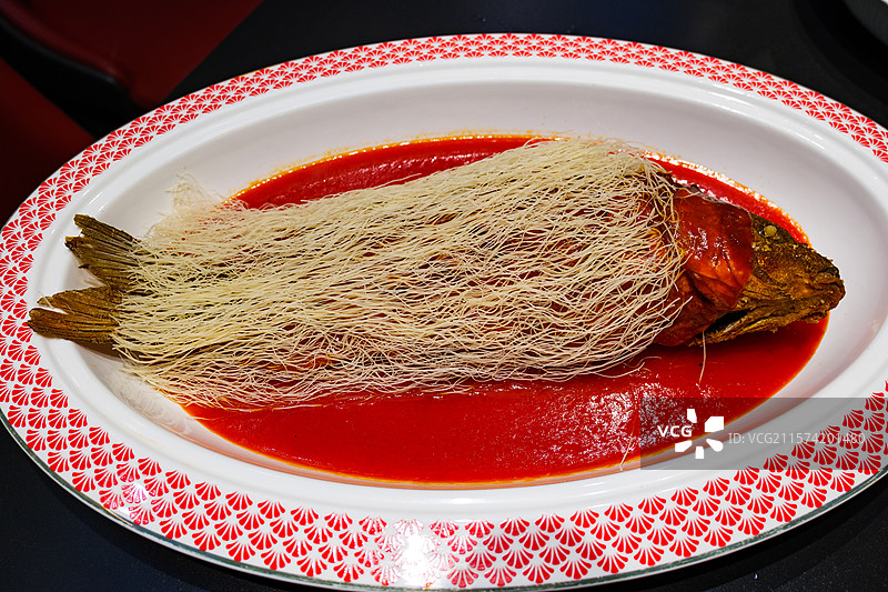 河南开封传统名菜鲤鱼焙面图片素材
