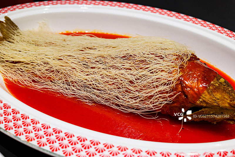 河南开封传统名菜鲤鱼焙面图片素材