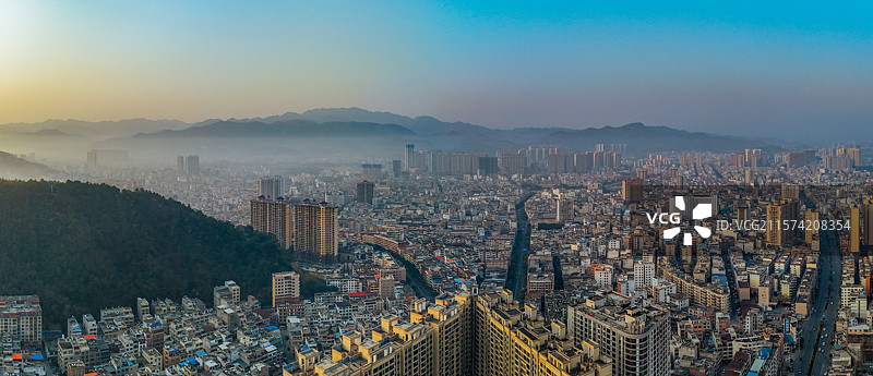 岑溪市 岑城镇 义州大道 城市 航拍图片素材