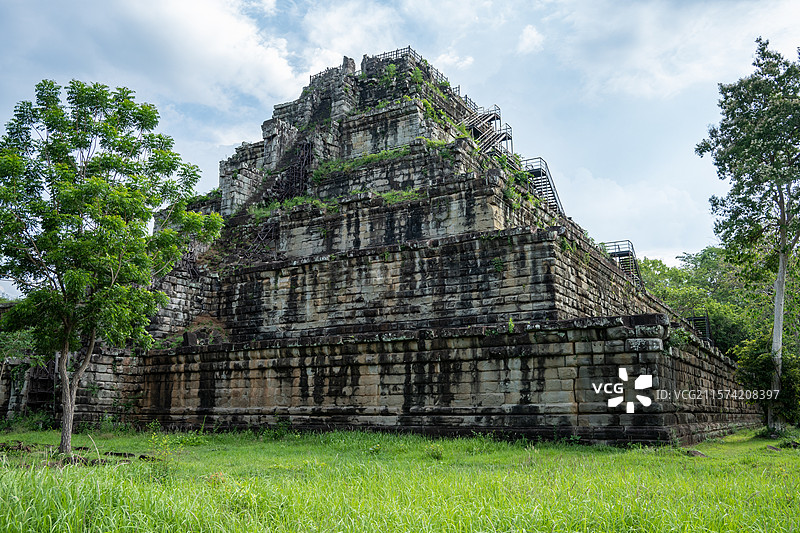 贡开金字塔图片素材