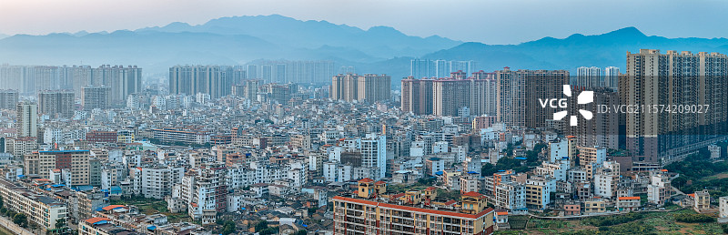 岑溪市 岑城镇 义州大道 城市 航拍图片素材