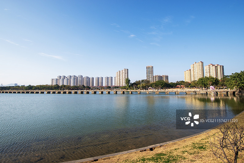 除夕的国家级文保单位泉州晋江安海五里桥黄昏景观图片素材
