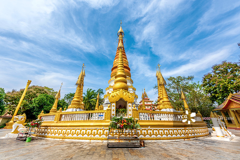 中国云南德宏瑞丽姐勒金塔风光图片素材