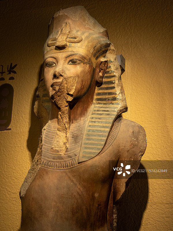 图坦卡蒙巨像图片素材