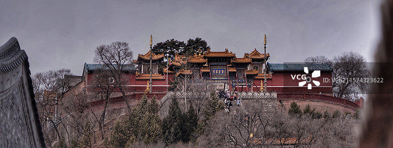 五台山菩萨顶位于灵鹫峰上，是最大喇嘛寺院，建筑富丽堂皇，具皇家特色，历史悠久，文化底蕴极为深厚。图片素材