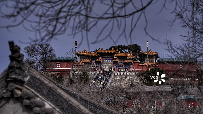 五台山菩萨顶位于灵鹫峰上，是最大喇嘛寺院，建筑富丽堂皇，具皇家特色，历史悠久，文化底蕴极为深厚。图片素材