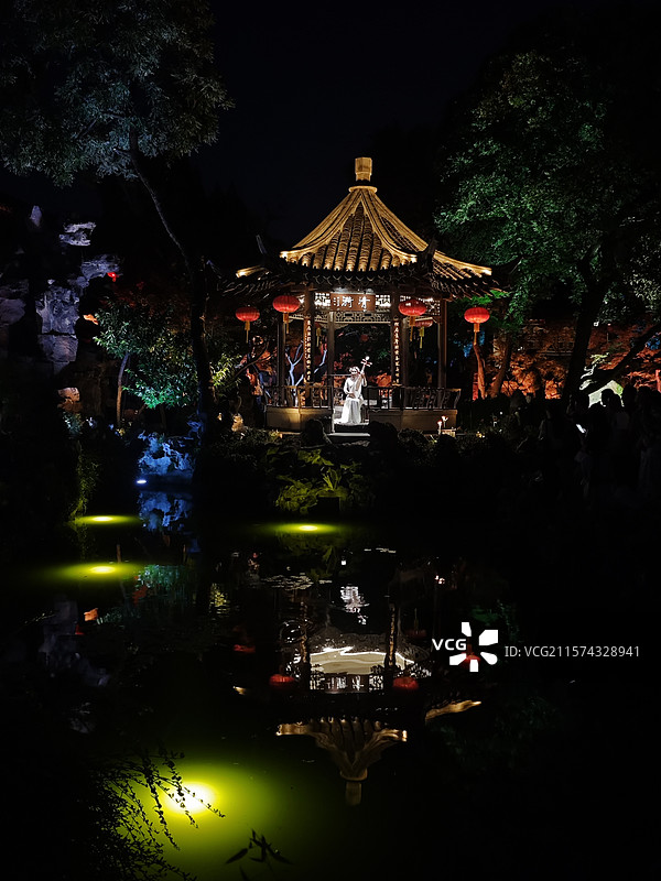 扬州个园夜游图片素材