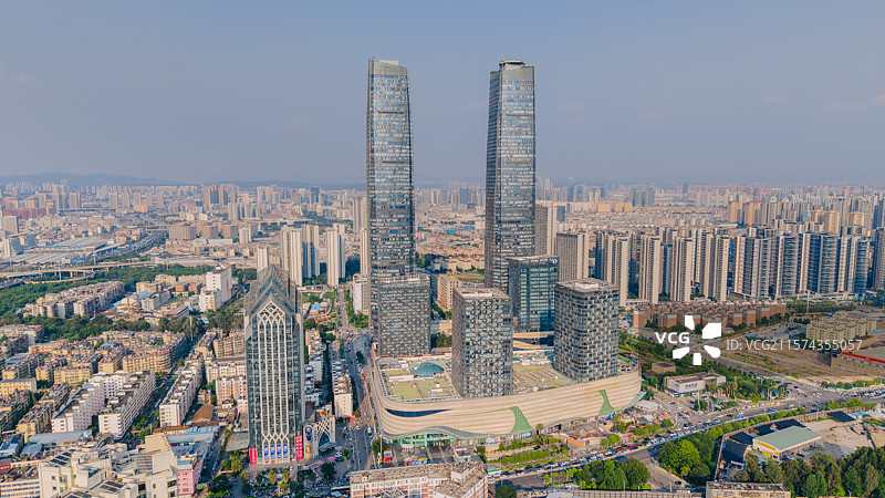 航拍云南昆明万达双塔城市天际线建筑风光图片素材