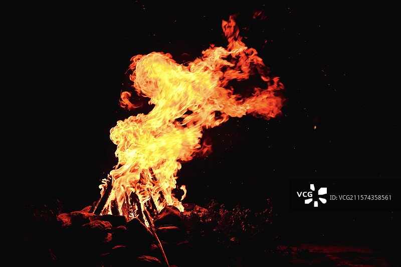 露营篝火图片素材