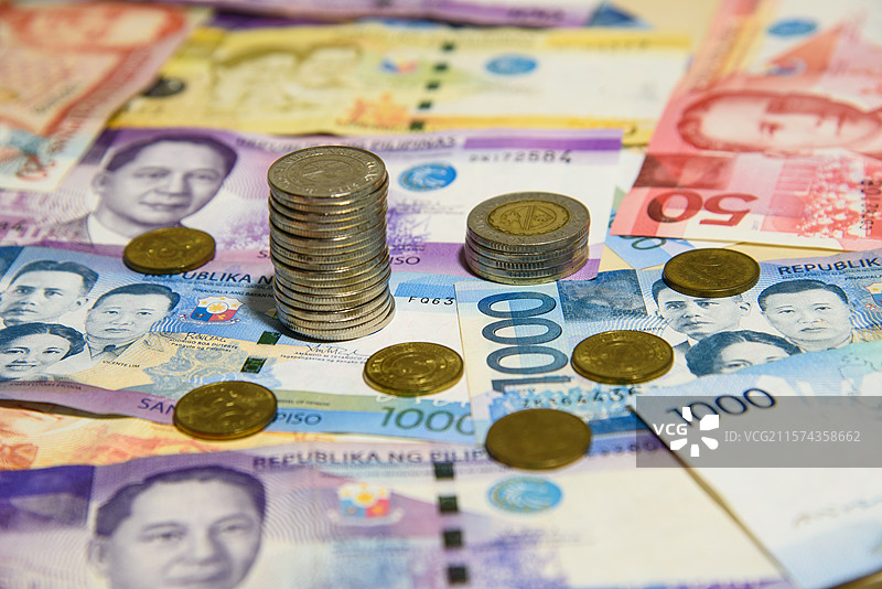 各种面额菲律宾比索 纸币和硬币图片素材