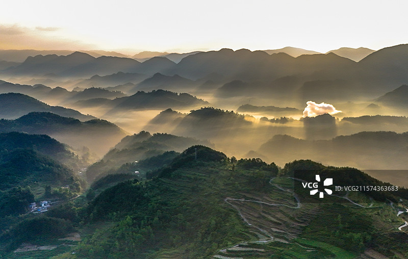重庆酉阳：石门山下光影纪实图片素材