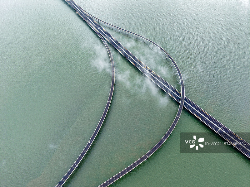 山东青岛跨海大桥连着胶东国际机场西海岸胶州湾高速图片素材