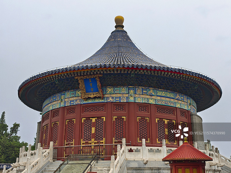 北京天坛相关的图片集合，包含多种天坛建筑与景观 ：有展现屋脊兽、祈年殿（不同天气、角度）、成贞门、皇图片素材
