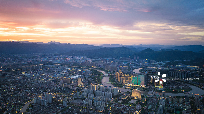 2025 年 6 月浙江台州黄岩晚霞图片素材