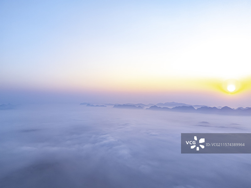 航拍贵安樱花日出晨雾云海图片素材