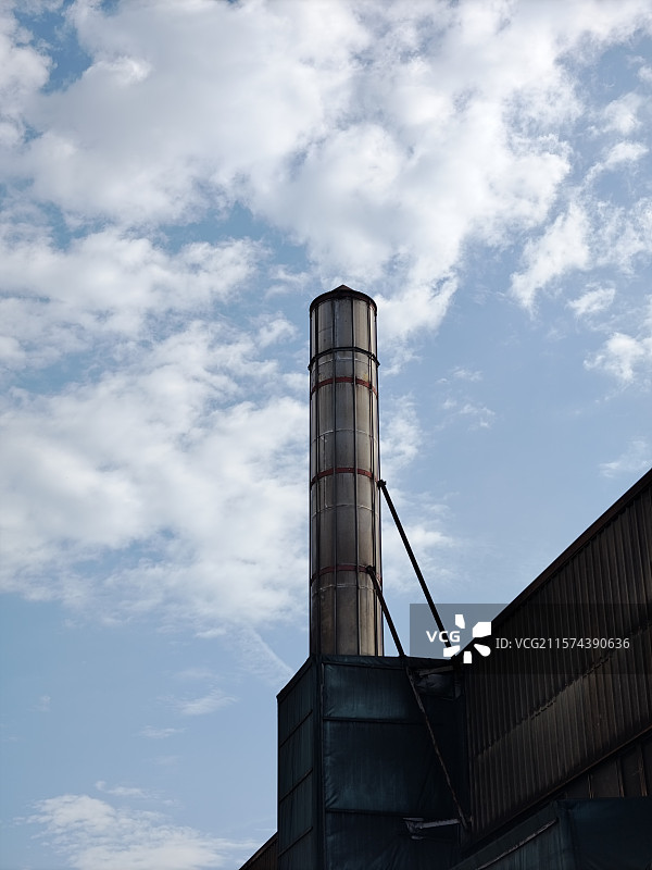 工厂铁皮烟囱图片素材