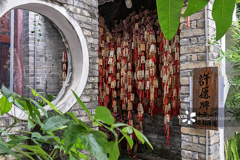 旅游景点广东东莞西溪古村，岁月感满满老街中式古典建筑民居图片素材