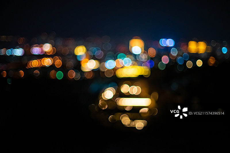 中国公共建筑照明设备拍摄主题，夜晚的城市居住区灯光脱焦光斑，户外夜晚无人图像摄影图片素材