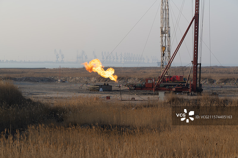 海边开矿点火防爆图片素材