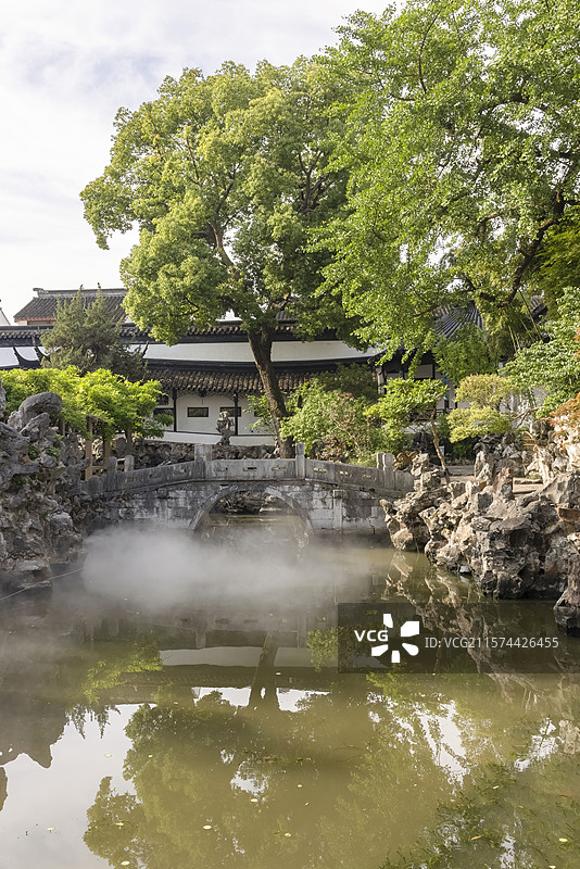苏州园林狮子林水景叠石假山图片素材