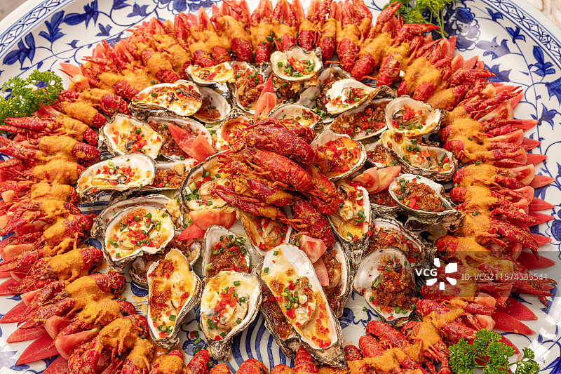 小龙虾和生蚝宴图片素材