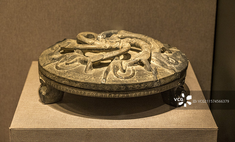 河南博物院陈列文物——南乐县出土东汉盘龙石砚图片素材