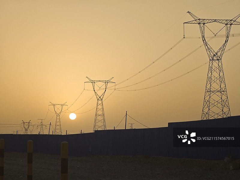 大漠孤烟直长河落日圆图片素材