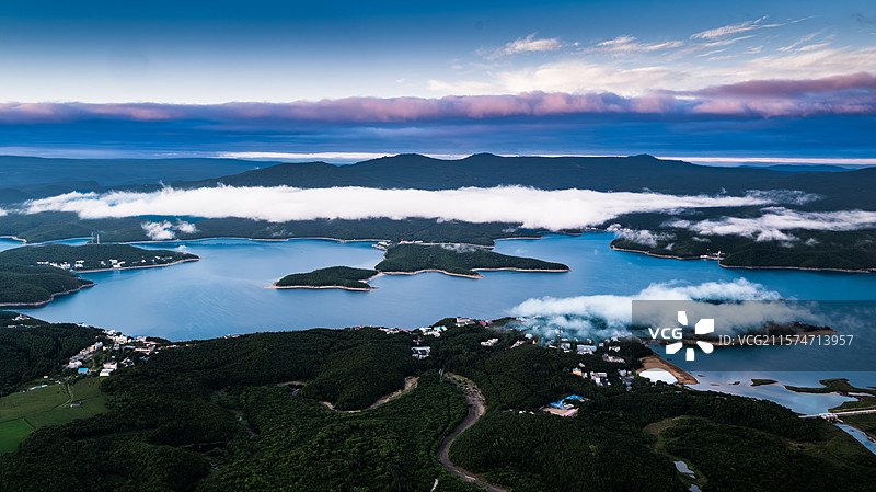 黑龙江省牡丹江市宁安市镜泊湖晨曦图片素材