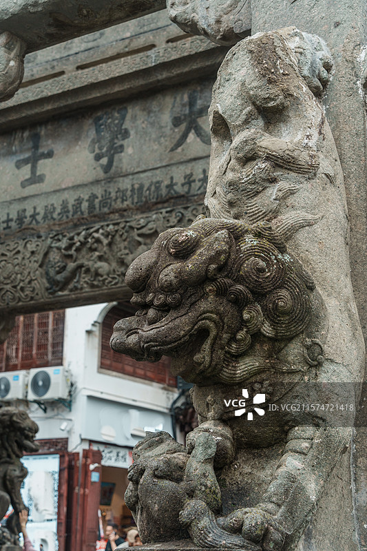 安徽黄山徽州古城许国石坊（八脚牌坊）功德坊图片素材