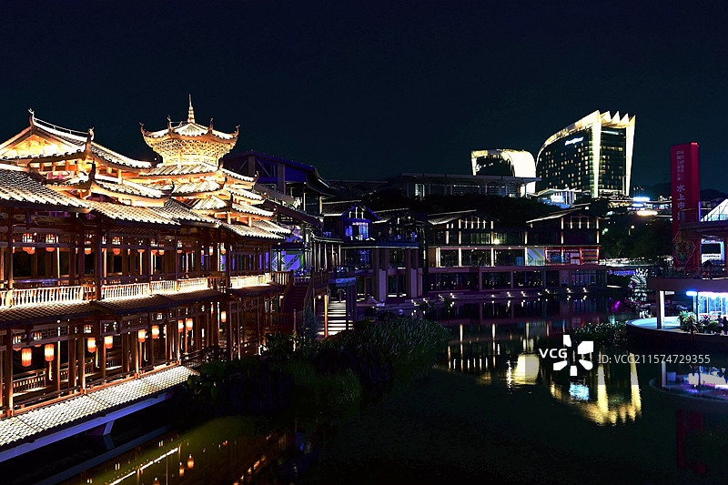 南宁民歌湖古建筑城市风光夜景天际线图片素材