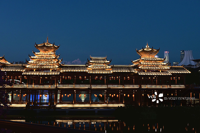 南宁民歌湖古建筑城市风光夜景天际线图片素材
