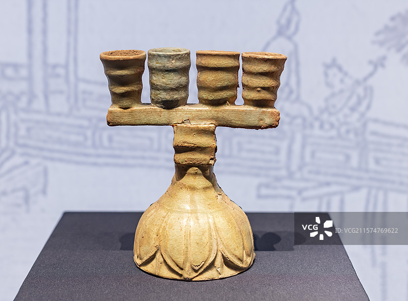 青釉莲座供台 南朝 永丰县沙溪公社出土 江西省博物馆图片素材