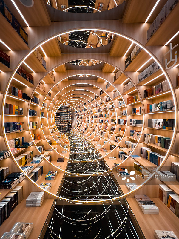 知识隧道——愈欣书店图片素材