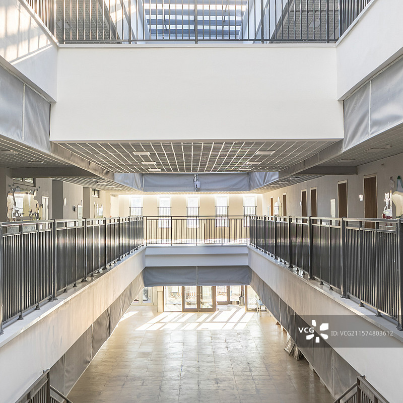 新装修的商业建筑办公环境空间图片素材