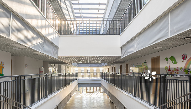 新装修的商业建筑办公环境空间图片素材