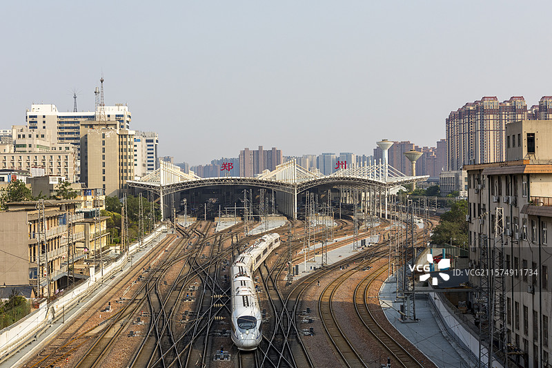 河南省郑州火车站，交通枢纽，高铁，复兴号图片素材