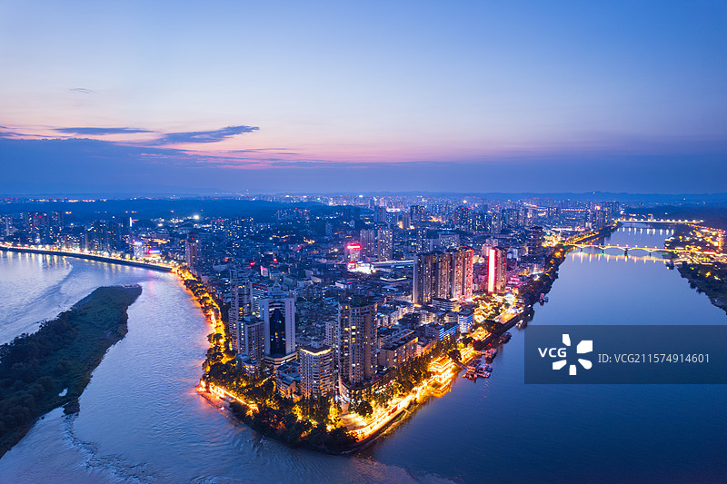 乐山市市中区和两江汇流城市风光夜景航拍图片素材